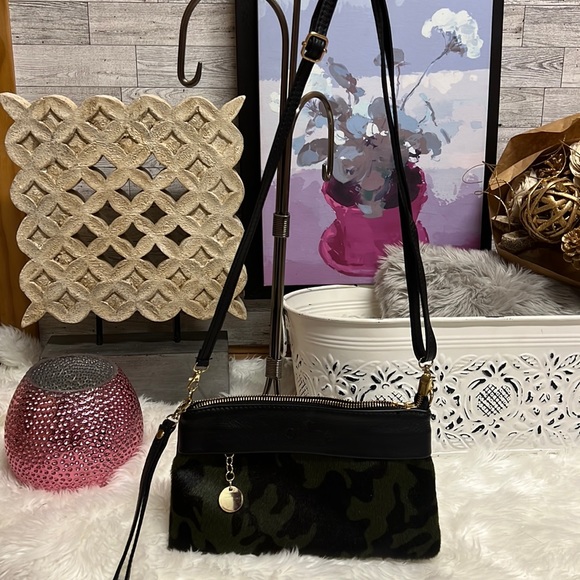 Olita Bags Euc Olita Italian Leather Goods Wristlet Camo Poshmark